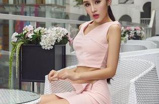 爱丝沙滩女神合集：沙子可能会进到某些地方，但这发型保持了72小时！