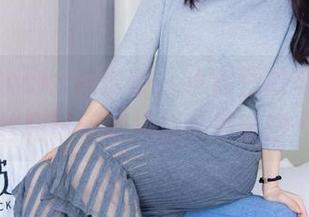 BoBoSocks袜啵啵 – 小甜豆的写真，短白丝和迷离眼神搭配得真妙……