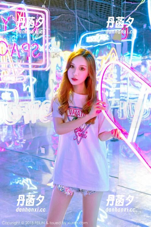 Feilin嗲囡囡 - JK定制写真，土肥圆矮挫穷看起来像是个古灵精怪的邻家女孩？