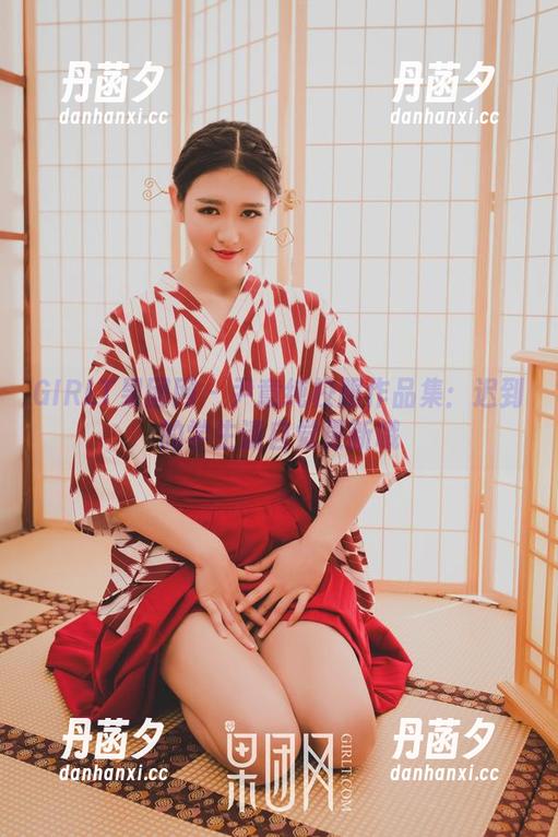 GIRLT果团网 - 尹意纯校服作品集：迟到的学生请自觉更新哦