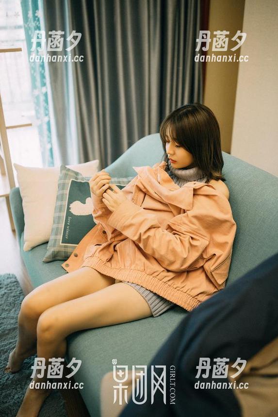 GIRLT果团网 - 王语纯的纯白写真，像晨雾一样，不知不觉迷进了柔和里。