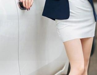 HuaYang花漾 – 周大萌的女孩系列，光是这写真就够让你琢磨半天，图集里的情绪那叫一个微妙。