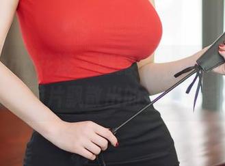 HuaYang花漾 – 娜露Selena在教室：那些图片飘散出的淡淡书香。