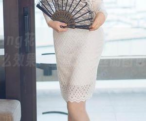 HuaYang花漾 – 等等！美图和女王的结合是什么效果？查查尤妮丝的图包就知道了。