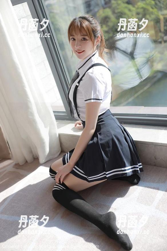 MFStar模范学院 - 套图分享，郭忆然把礼服穿出了新高度，旁边小狗都看呆了，心想：这才是潮流！