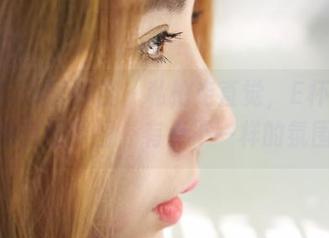 MiiTao蜜桃社 – 私拍走直觉，E杯奶茶与教室的原图，有点不一样的氛围。