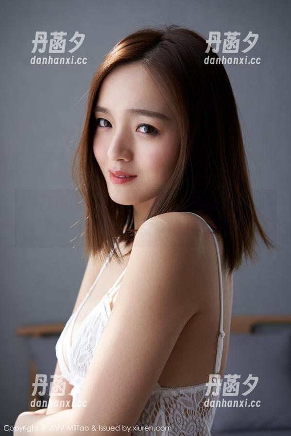 MiiTao蜜桃社 - 琉璃lily姐姐的写真集：下载后要小心，别被美图闪到眼哦！