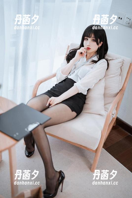 Rioko凉凉子又来海边啦！这组美图真让人想一趟海滨假期，更新超赞！