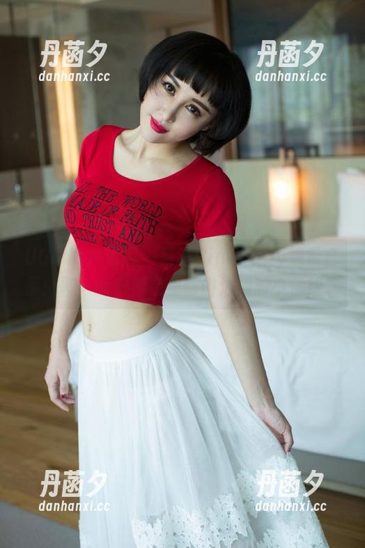 UGirls尤果网 - 精选Pinkbaby温柔合集：每一帧都像在偷偷讲述她的小情绪。