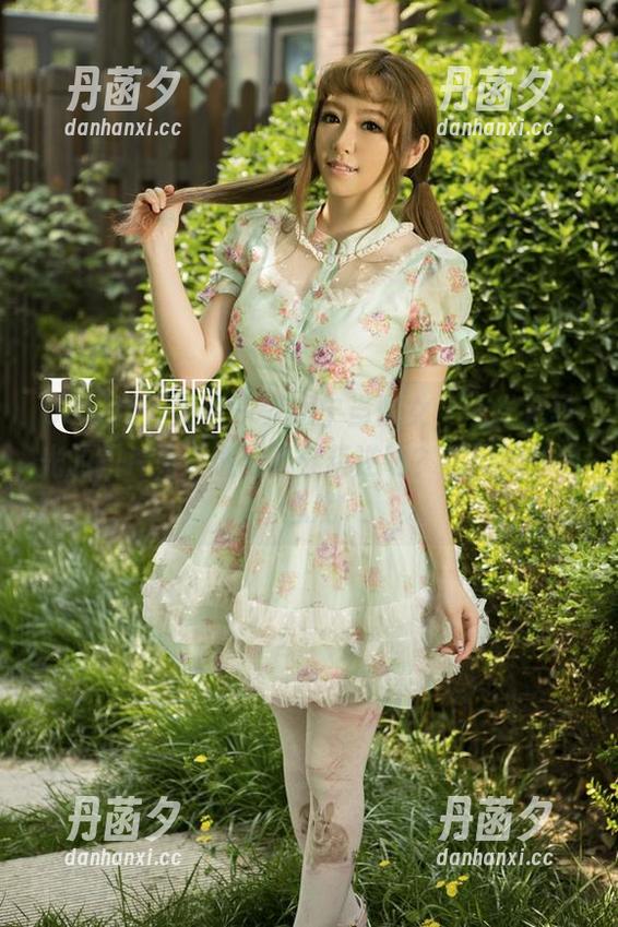UGirls尤果网 - 李思宁当修女，一张无圣光的图片竟然透出几分叛逆味？求问她的内心戏