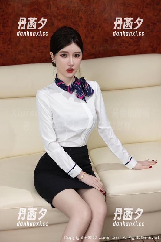 Xiuren秀人网 - 夏天归来，吴怡怡的图包，精选出令人忍俊不禁的时刻。