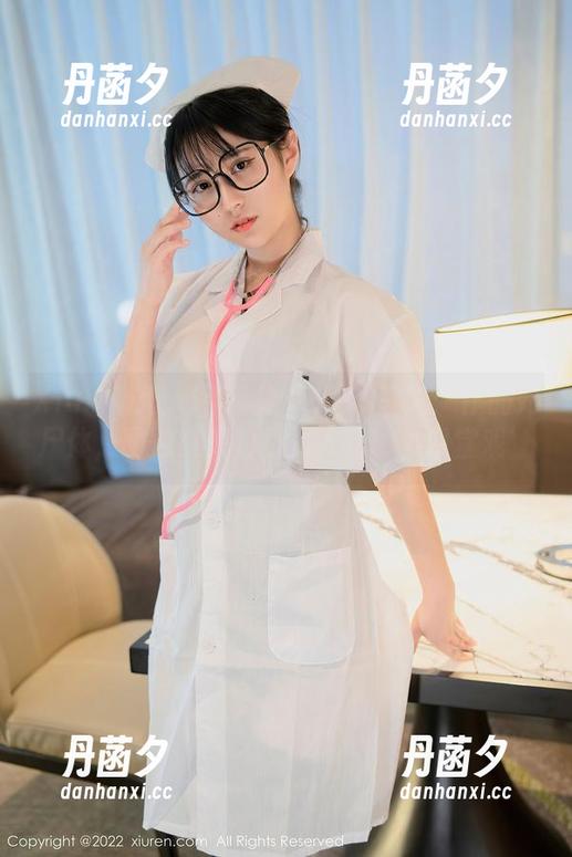 Xiuren秀人网 - 安妮Tess教室：作品如尸体，图包里藏着不为人知的‘课堂戏’