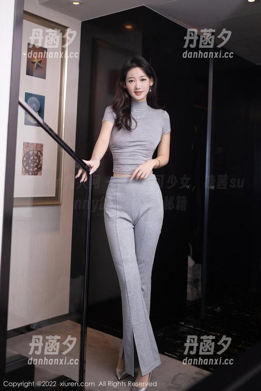 Xiuren秀人网 - 万物皆可少女，晓茜sunny的套图演绎秘籍