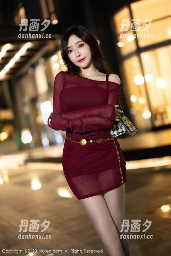 Xiuren秀人网 - 穿上围裙，童千艺cara演绎女仆？精华版，别眨眼哦
