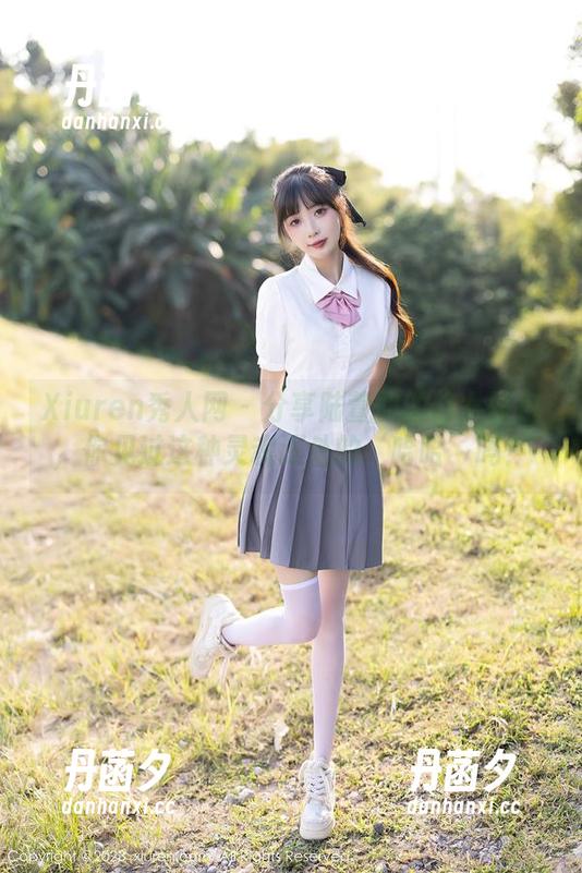 Xiuren秀人网 - 分享陆萱雅的修女图包，你见过这种灵魂深处的‘哈哈’吗？