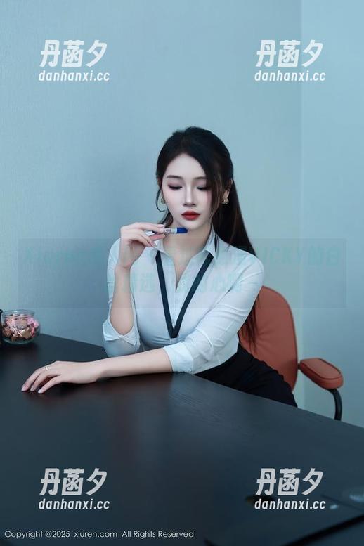 Xiuren秀人网 - 看过陈雅漫VICKY的白丝精选，我的心啊～