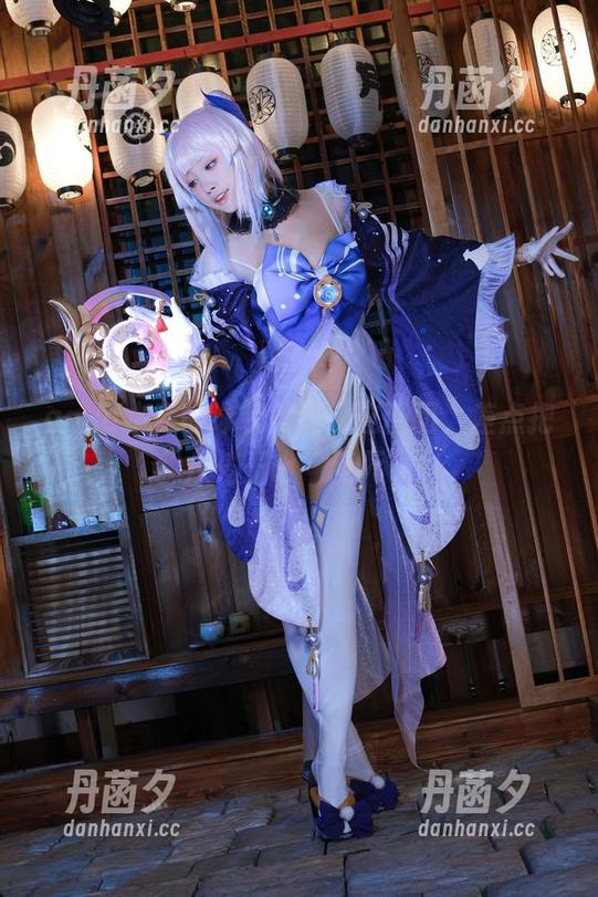 aqua水淼的泳装美图，这画面，差点把我从椅子上“淹死”！