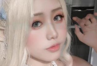 精选图库：一笑芳香沁与黑兽相遇，竟让我想起了小时候