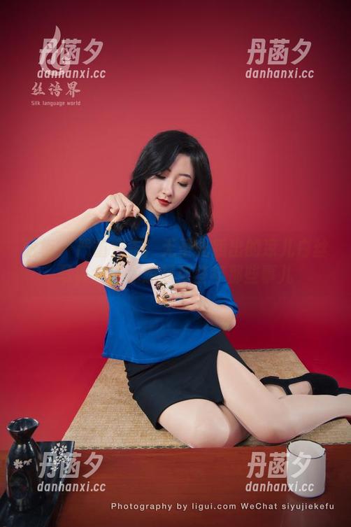 丽柜 - 严重警告！无圣光照出的凉儿白丝写真会让你想起那些年那些事儿