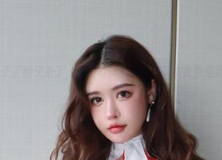 微密圈 – 于芷晴又来了，最新写真集里的吊带袜就像是灵魂的整理。