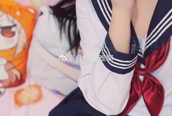 佳佳好难啊化身小熊比基尼，究竟是cos还是恍惚中的童话？