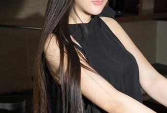 克拉女神 – 最新一季：珊珊高清女仆写真，保证你看完后想要为她端茶倒水！
