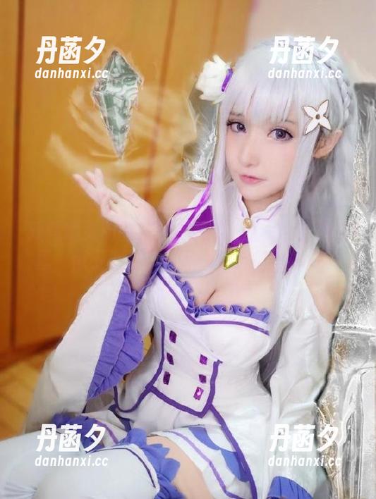 双马尾灵动的在下萝莉控ii——那些原图里，似乎透出了一点点俏皮的玄机呢。
