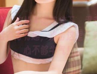 头条女神 – 在奶牛的陪伴下，尹菲的写真集让生活变得有趣，点击这里下载，别担心不够牛气！