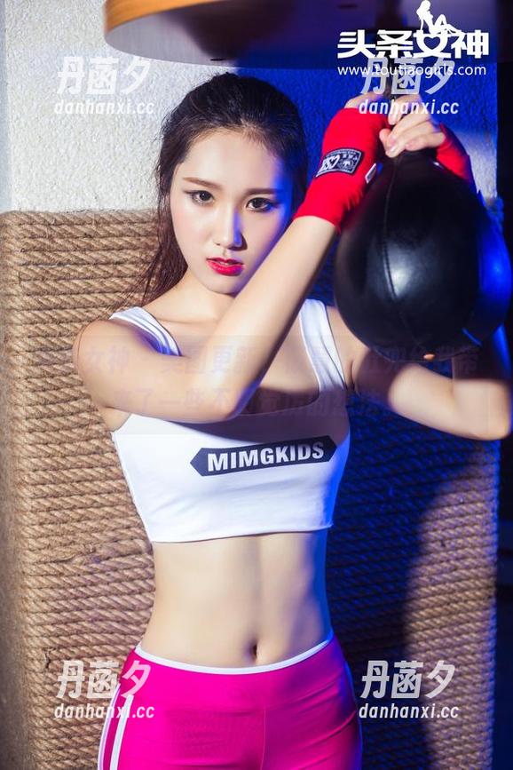 头条女神 - 美图更新，筱慧的肚兜给我带来了一些不明觉厉的想法。