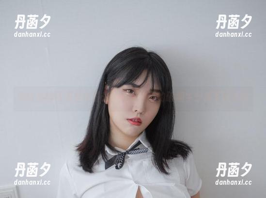 宋哈娜的高清居家时光：一条神奇的破洞牛仔裤下载指南