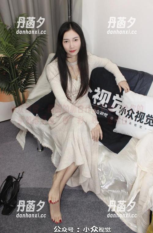 小众视觉 - 圆圆的黑白作品下载：给你的手机增添点“色”彩，呸，是黑白！