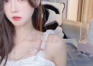 小小奶瓶儿的私拍套图——油亮到你觉得没道理。