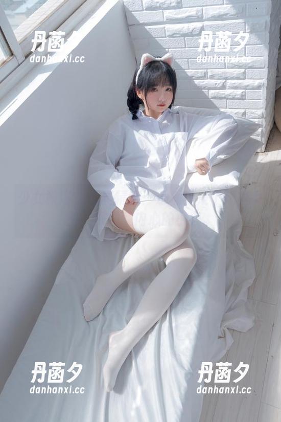 少女秩序 - 写真精选：乐栀真是个短裙女王，挑拨我内心的小鹿。