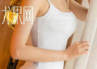 尤果网 – 在线欣赏布莱尔昆娜的秘书，仿佛在窥探小世界
