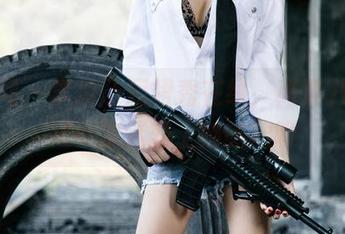 尤果网 – 李凌子短裙秀在线，高清八卦：又一次迷恋上她的腿呀