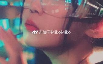 毛衣虽普通，但御子Yumiko气场不一般，图库里个个都是精彩，动手下载吧！