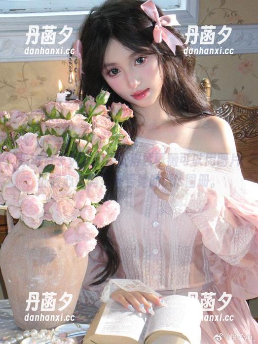 采访怡子yiii：你觉得紫蔷薇可以用图片征服心灵吗？来看她的cos图册。