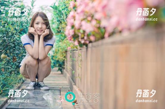 推女神 - 翻开莫雅淇的高清空姐图册，真有种飞翔的错觉啊！
