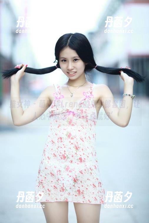 推女神 - 萌琪琪Lrene的兔女郎套图，让人心中默念‘多一点就好’