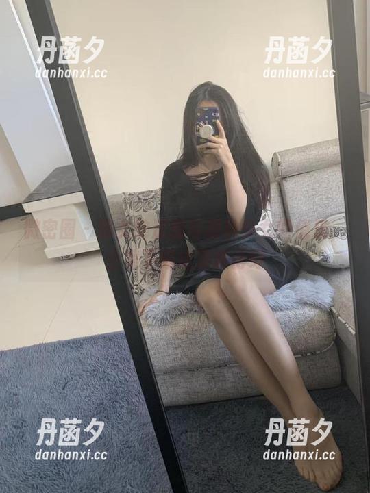 提袜少女 微密圈 - 修女的沉默与提袜少女的俏皮,全集下载这波抓得好