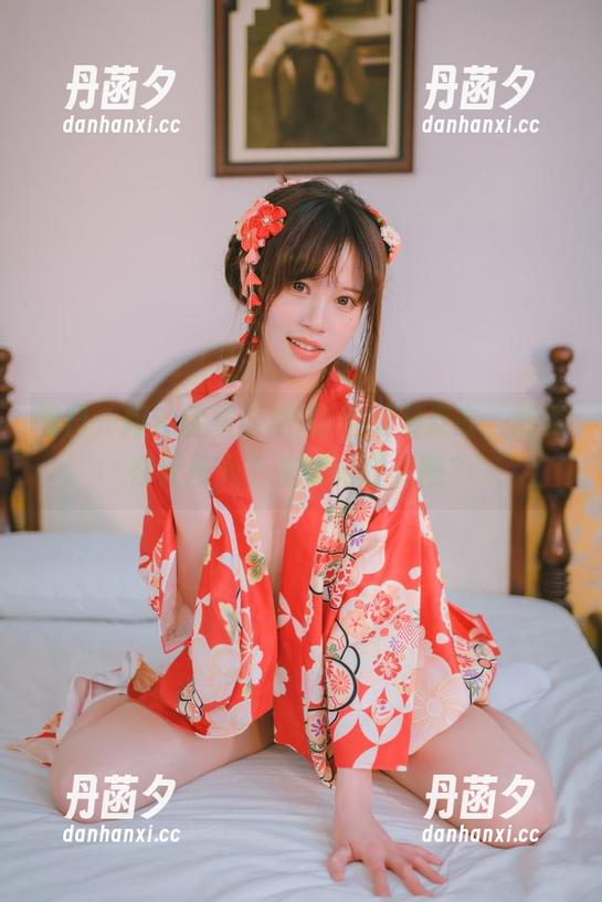 每日一问：星黛鹿鹿i的英梨梨皮衣，能否在无圣光下依旧闪耀美图？