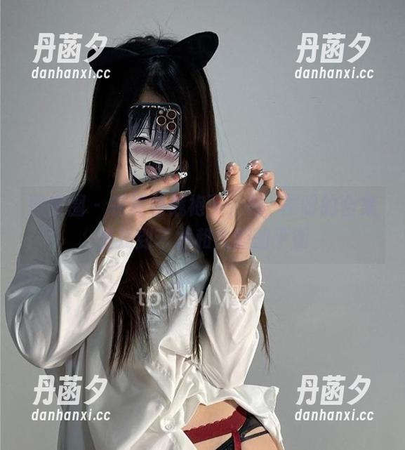 微密圈 - 在黄色战袍下，桃沢樱呀的合集里找到艺术和大胆的平衡