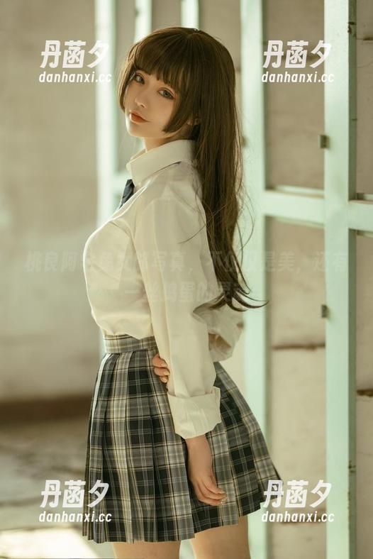 桃良阿宅兔女郎写真，不仅仅是美，还有一丝捣蛋的灵魂