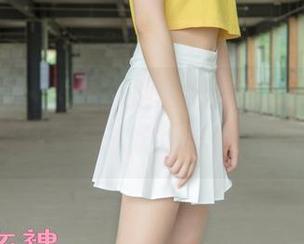 梦丝女神 – 看着苏柔的制服写真，突然想起某个小时候的时光，嘿！