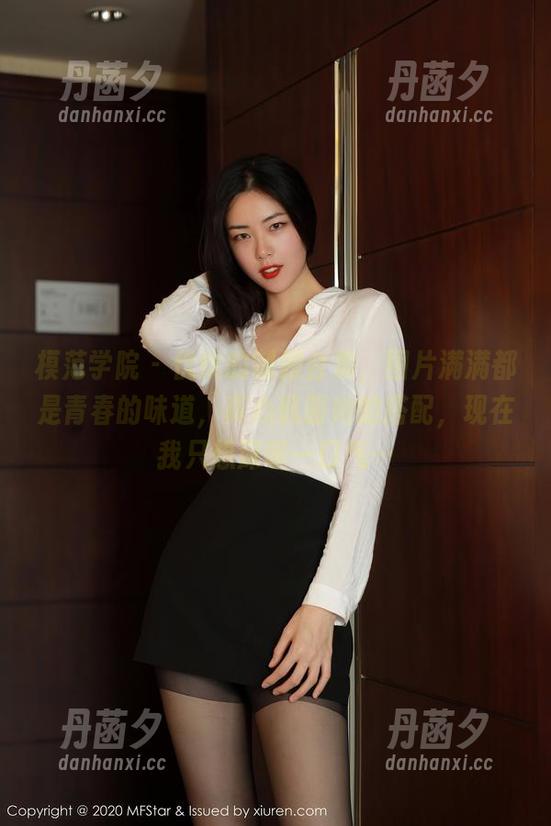 模范学院 - 优优的制服合集，图片满满都是青春的味道，真心佩服她的搭配，现在我只想深吸一口气…