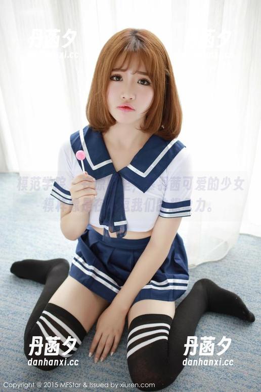 模范学院 - 在原图里，慕羽茜可爱的少女模样像是在挑逗我们的想象力。
