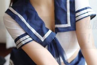 模范学院 – 偷看桃香子的黑色私房写真——不小心发现了点东西！