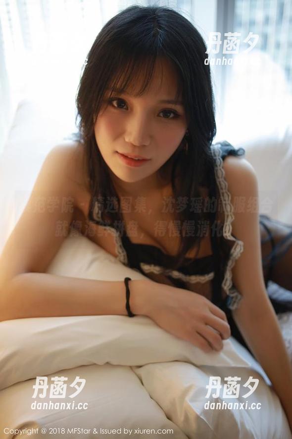 模范学院 - 精选图集，沈梦瑶的制服组合就像海鲜拼盘，得慢慢消化。