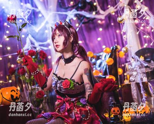 当无圣光遇上洛丽塔大哥，私房里的美图就成了一幅妙趣横生的油画，让我天天看得入神。