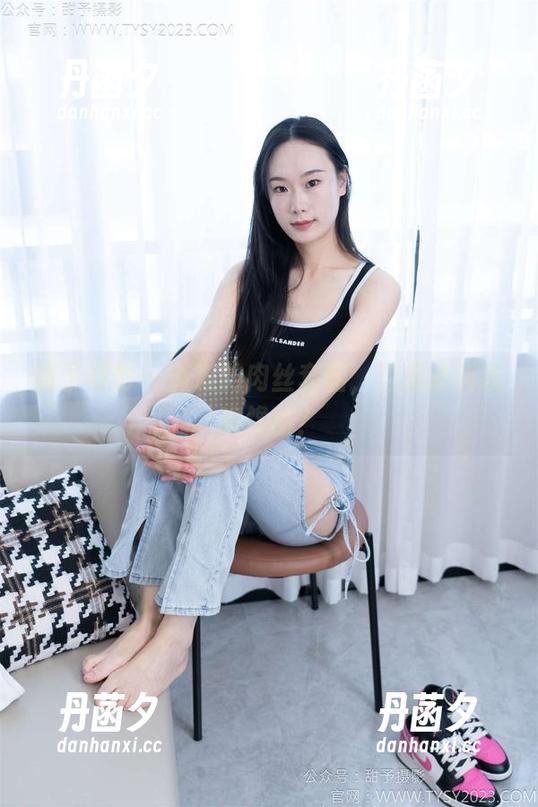 甜予摄影 - 璇璇的肉丝套图，这是谁叫我嘴馋的？